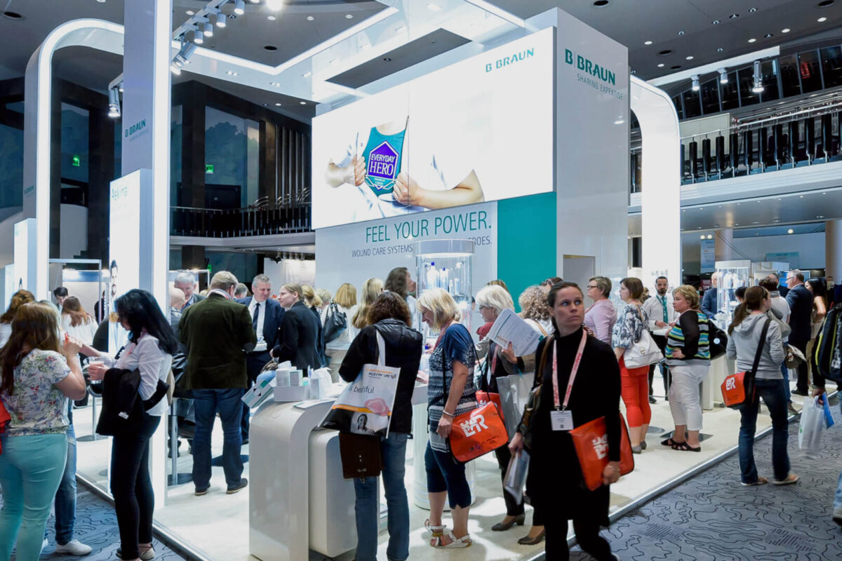 Messestand von Braun auf einem Kongress im Hanse Saal des Congress Centrum Bremen